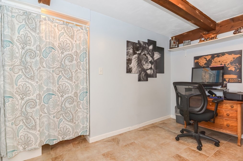 122 Washington St, Woburn MA  01801-4661 exterior