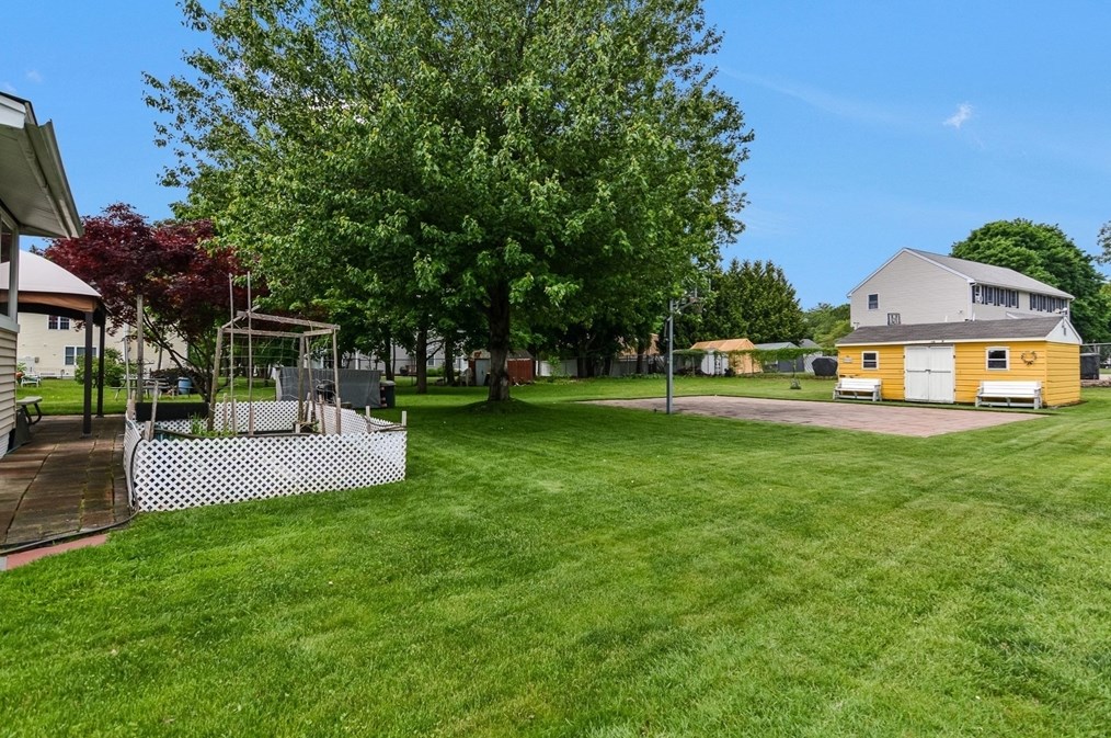 122 Washington St, Woburn MA  01801-4661 exterior