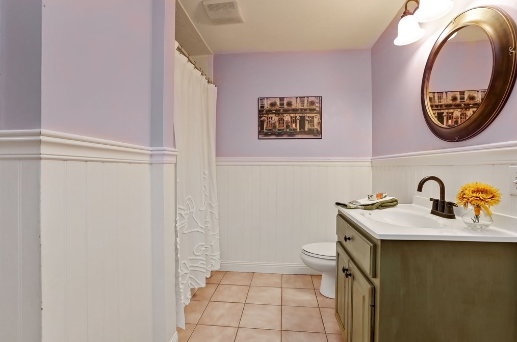 4 Linbrook Ln, Franklin MA 02038-1673 exterior