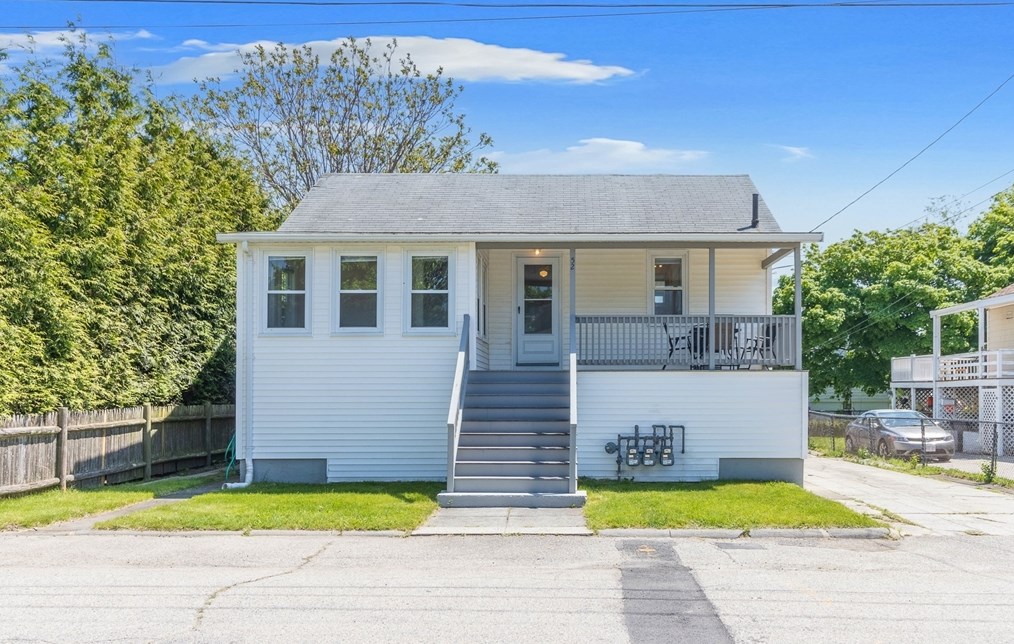 52 H St, Hull MA 02045-1809 exterior