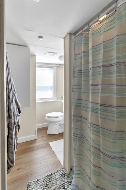 52 H St, Hull MA 02045-1809 exterior