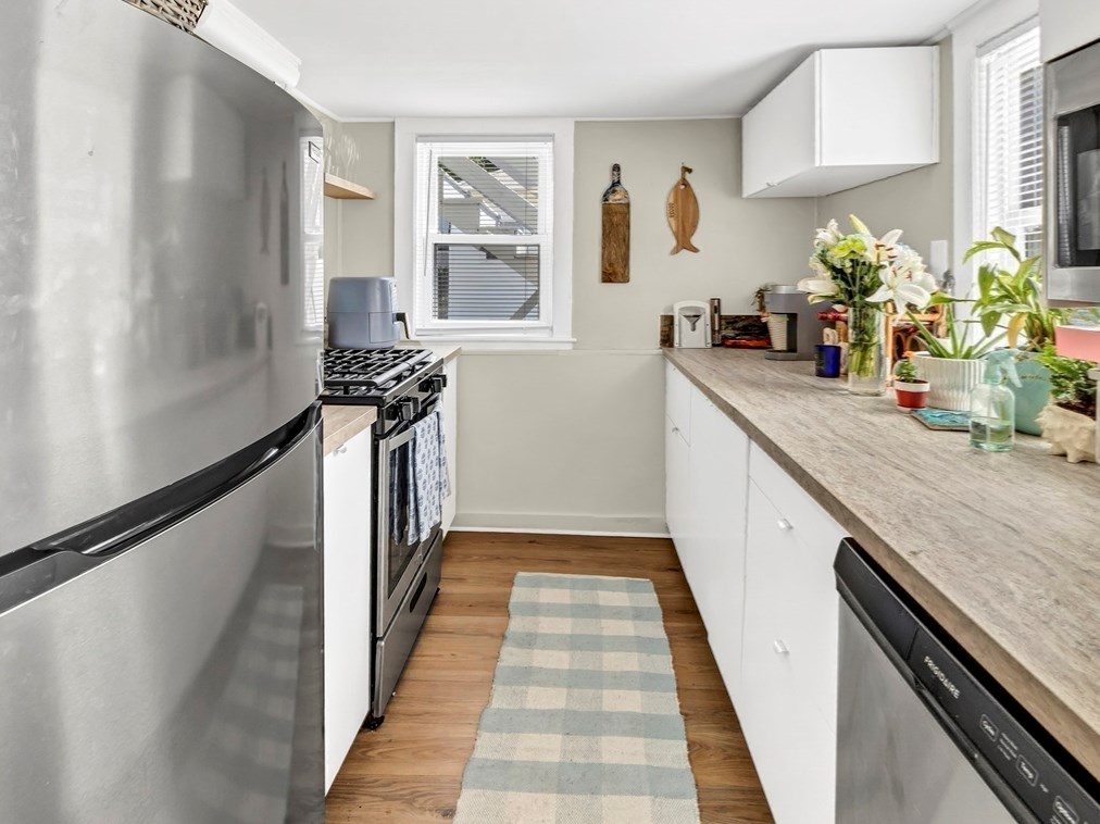 52 H St, Hull MA 02045-1809 exterior