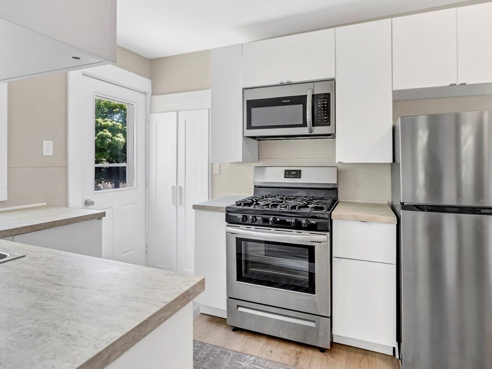 52 H St, Hull MA 02045-1809 exterior