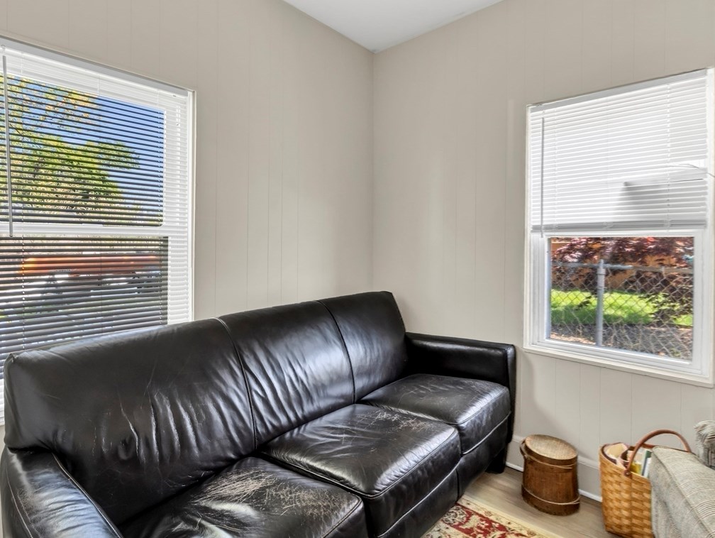 52 H St, Hull MA 02045-1809 exterior