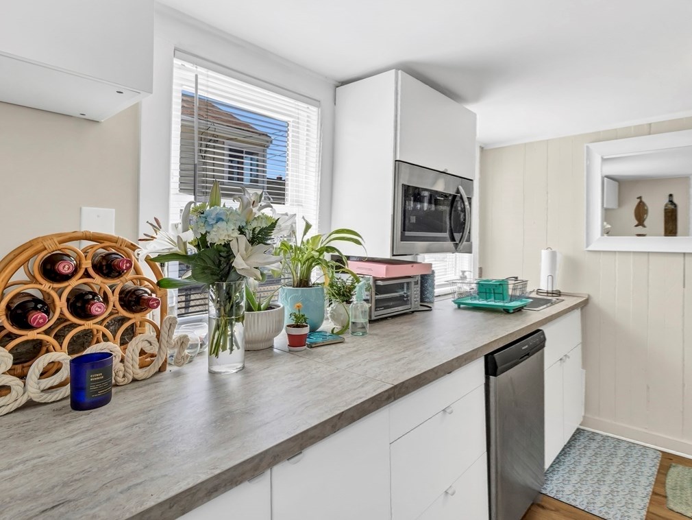 52 H St, Hull MA 02045-1809 exterior