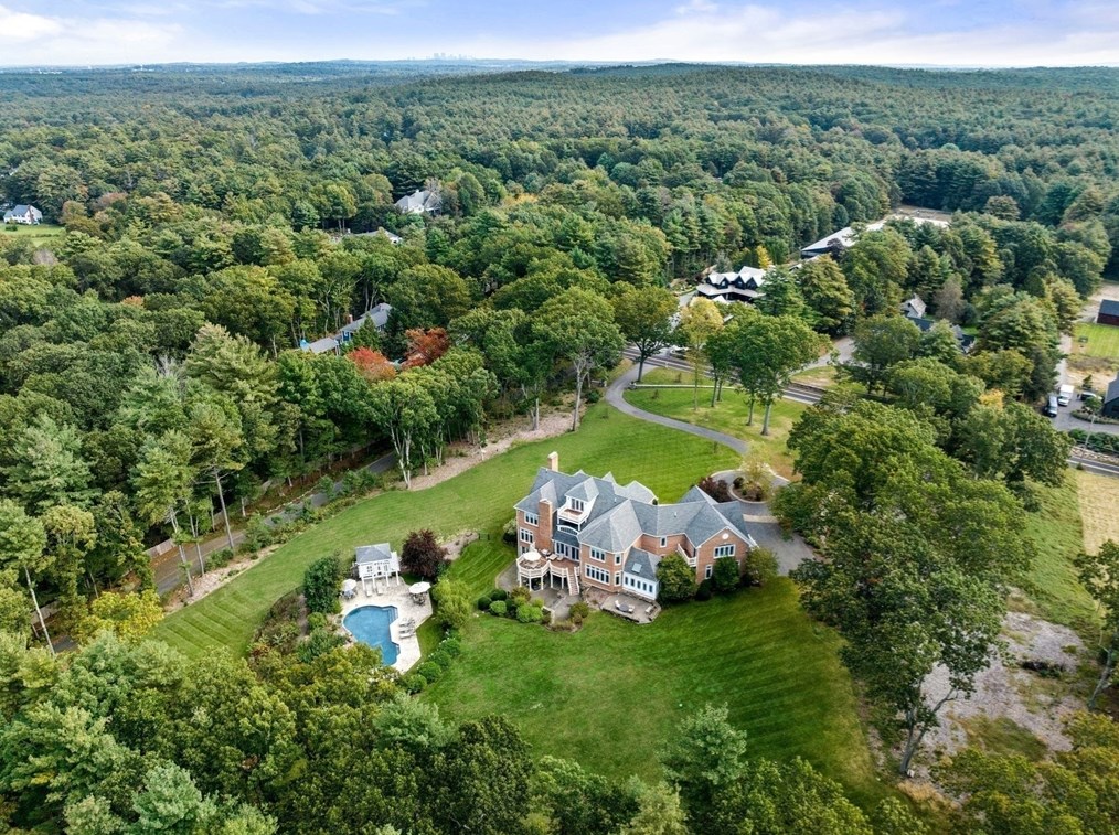 51 Pne St, Dover MA 02030-2423 exterior