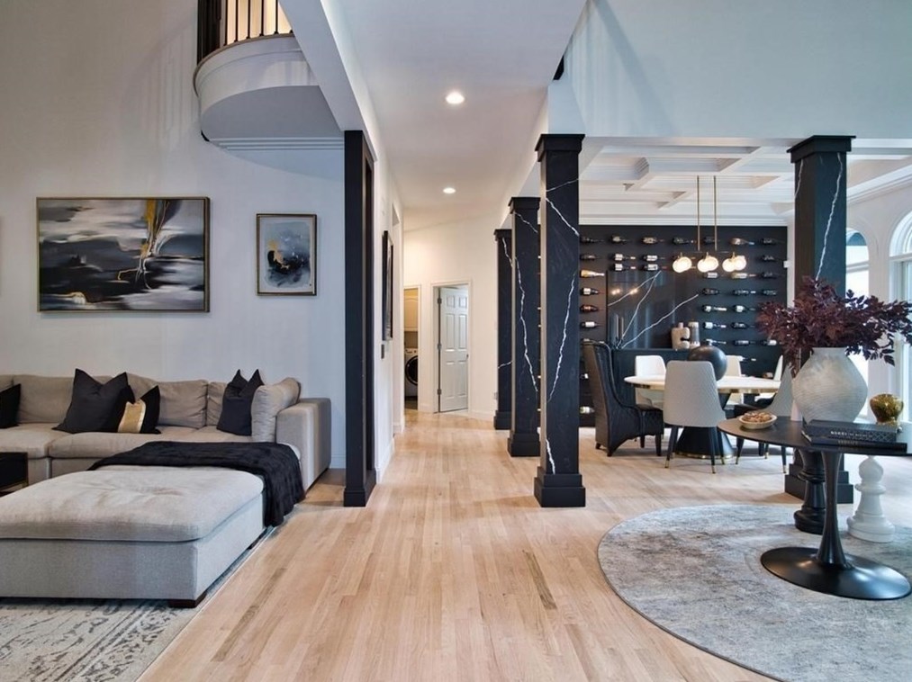 1274 Old Fall Riv Rd, Dartmouth MA 02747-1158 exterior