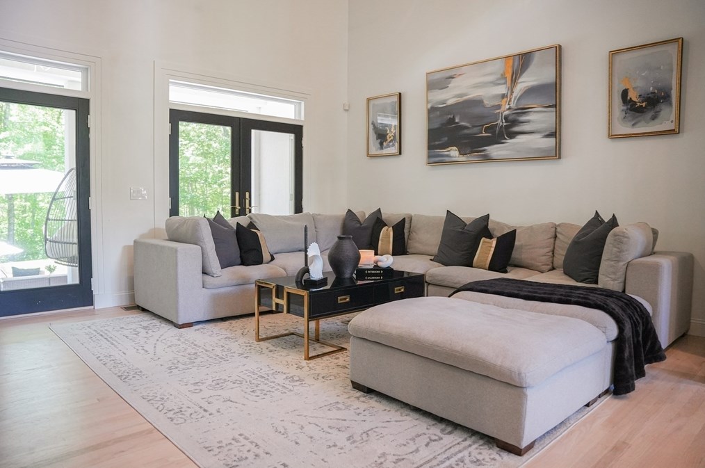 1274 Old Fall Riv Rd, Dartmouth MA 02747-1158 exterior