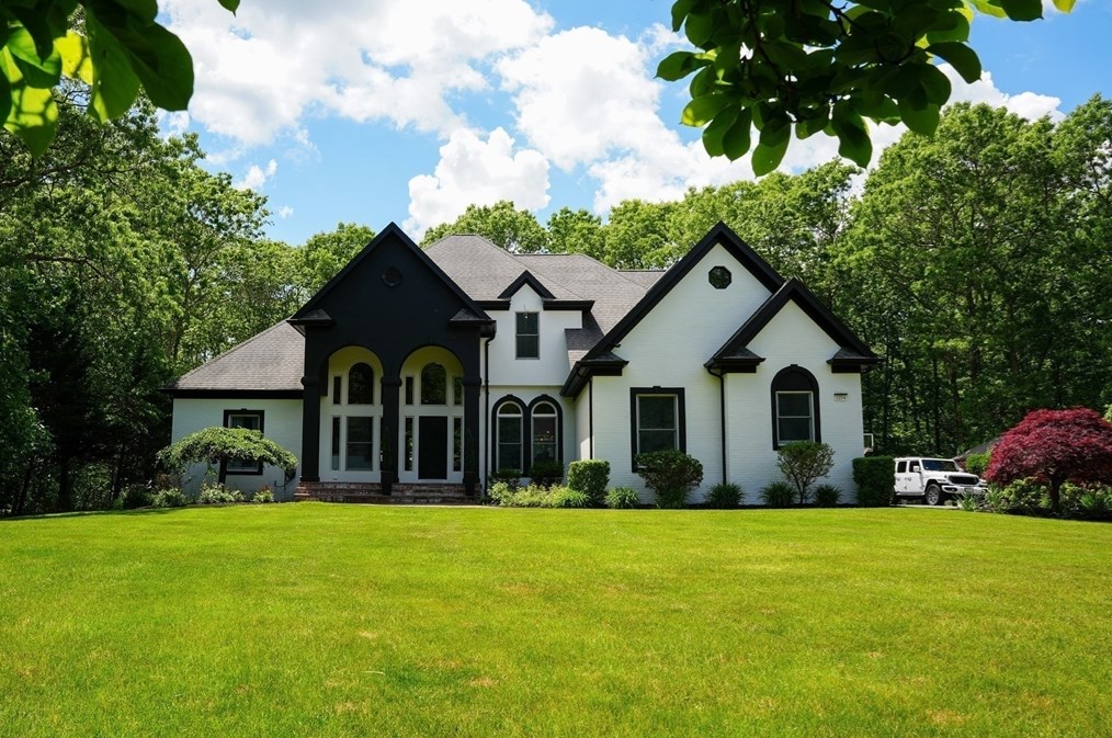 1274 Old Fall Riv Rd, Dartmouth MA 02747-1158 exterior