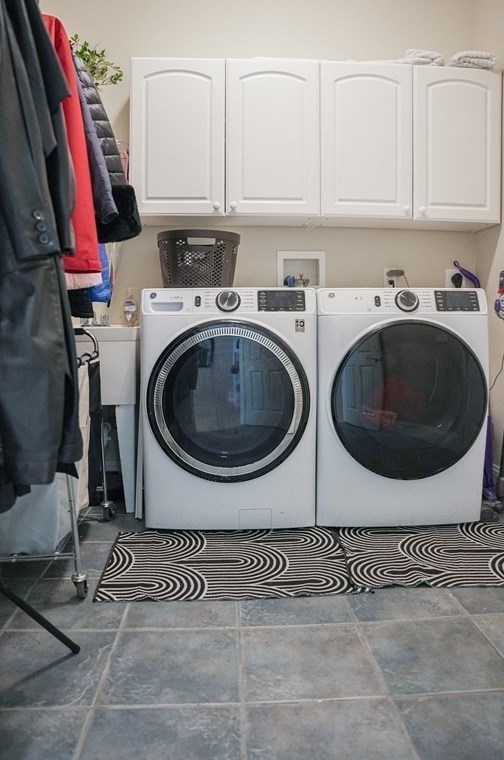 1274 Old Fall Riv Rd, Dartmouth MA 02747-1158 exterior