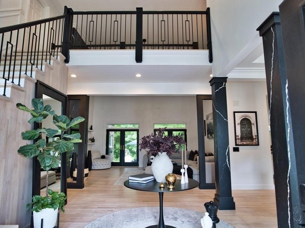 1274 Old Fall Riv Rd, Dartmouth MA 02747-1158 exterior