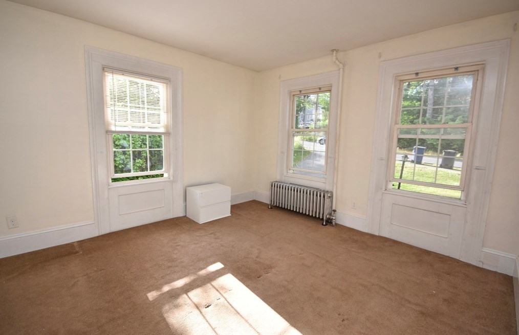 487 Main St, Amherst MA 01002-2368 exterior