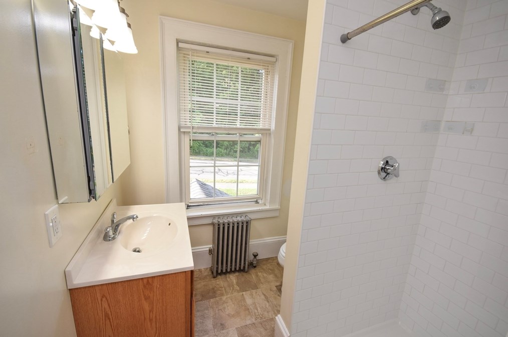 487 Main St, Amherst MA 01002-2368 exterior