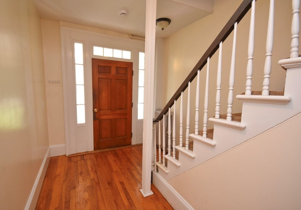 487 Main St, Amherst MA 01002-2368 exterior