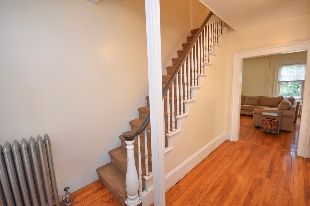 487 Main St, Amherst MA 01002-2368 exterior