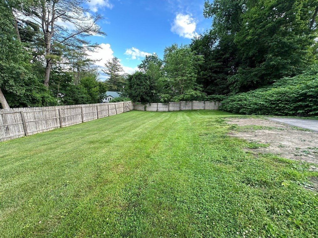 487 Main St, Amherst MA 01002-2368 exterior