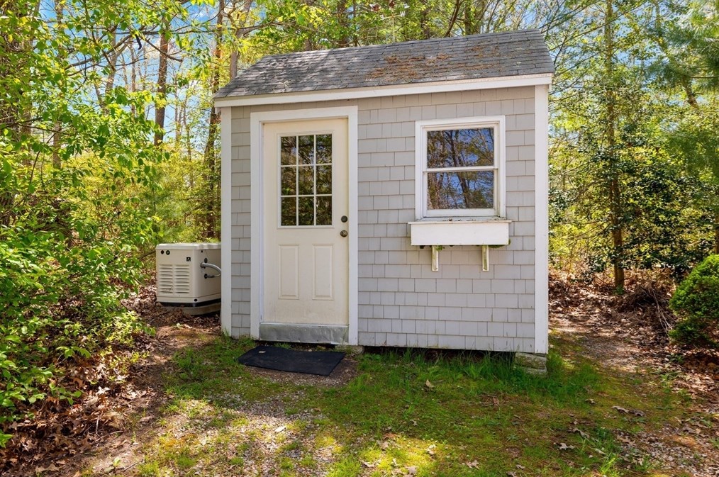 25 Grn Acres Ln, Sandwich MA 02644-1500 exterior
