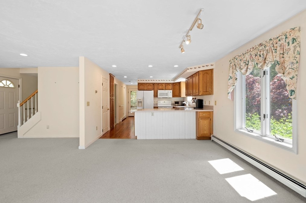 25 Grn Acres Ln, Sandwich MA 02644-1500 exterior