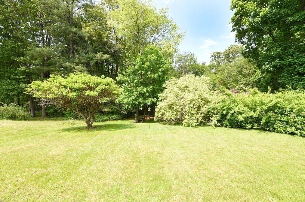 106 High St, Whitman MA 02382-1134 exterior