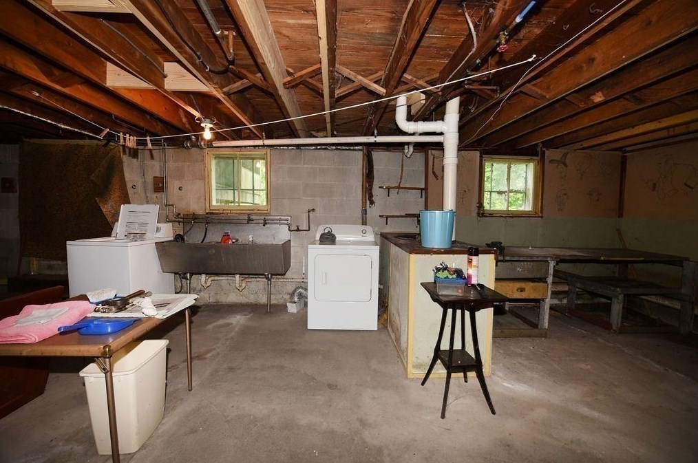 106 High St, Whitman MA 02382-1134 exterior