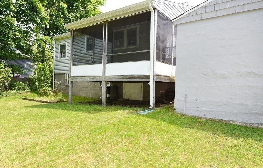 106 High St, Whitman MA 02382-1134 exterior