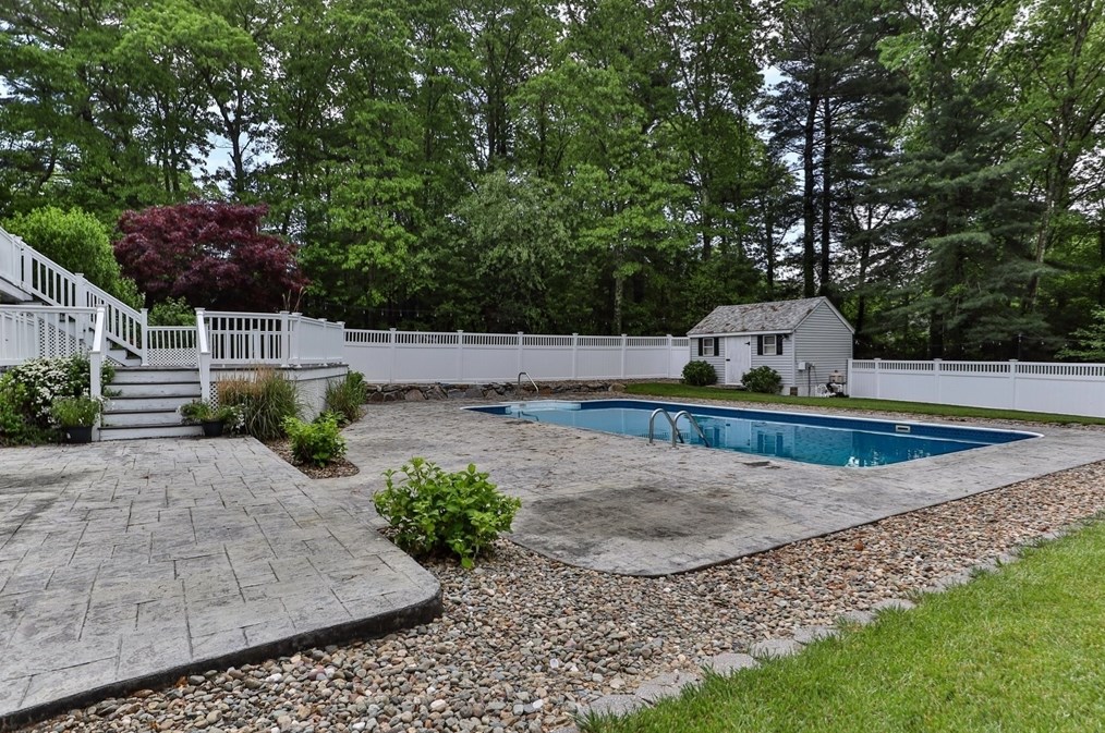 36 Chershire Ave, New Bedford MA 02743-2512 exterior