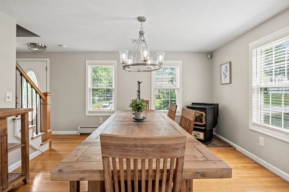 36 Chershire Ave, New Bedford MA 02743-2512 exterior