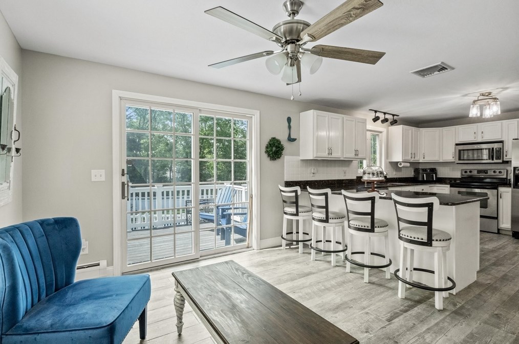 36 Chershire Ave, New Bedford MA 02743-2512 exterior