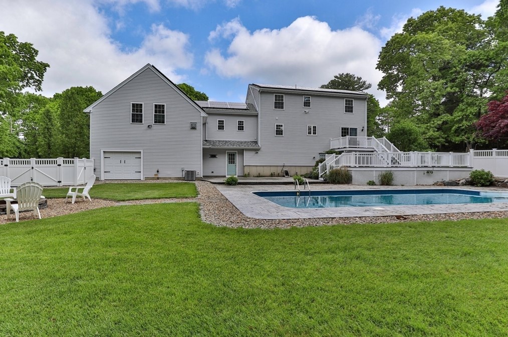 36 Chershire Ave, New Bedford MA 02743-2512 exterior