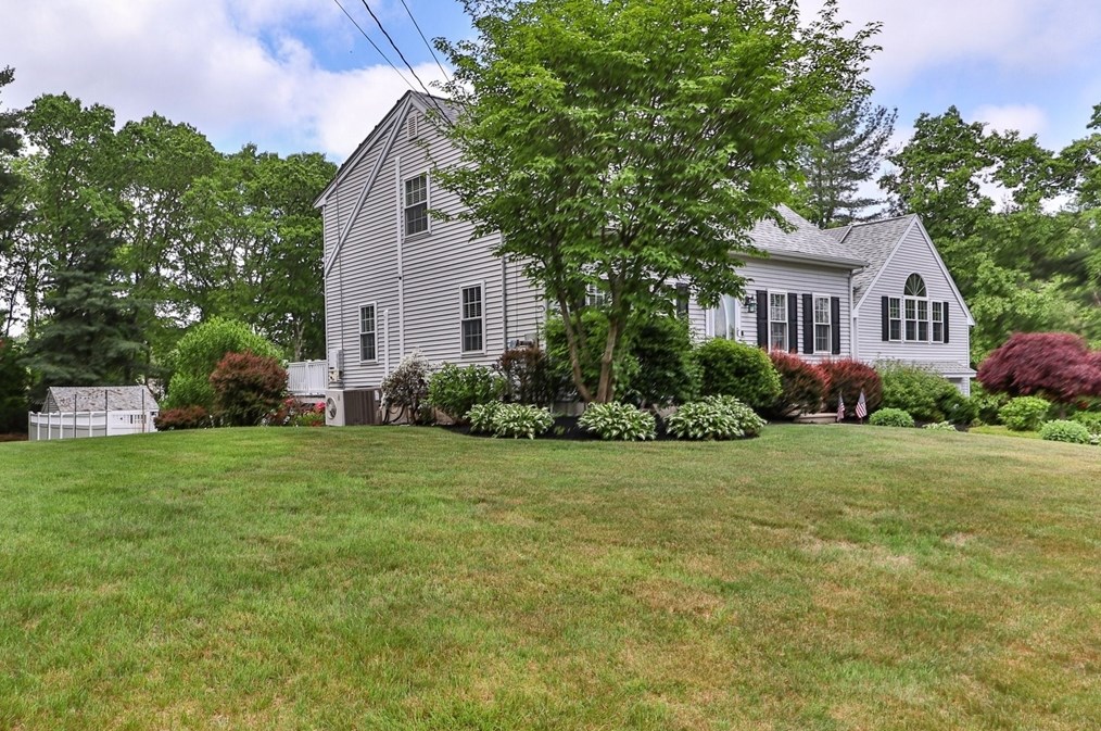 36 Chershire Ave, New Bedford MA 02743-2512 exterior