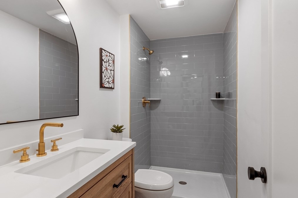 12 Seneca Dr, Hudson MA  01749-3126 exterior