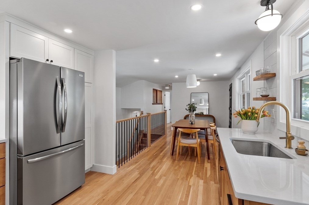 12 Seneca Dr, Hudson MA  01749-3126 exterior