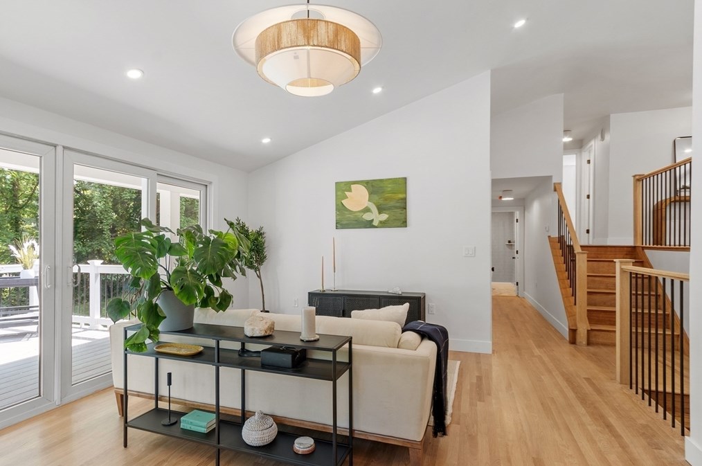 12 Seneca Dr, Hudson MA  01749-3126 exterior