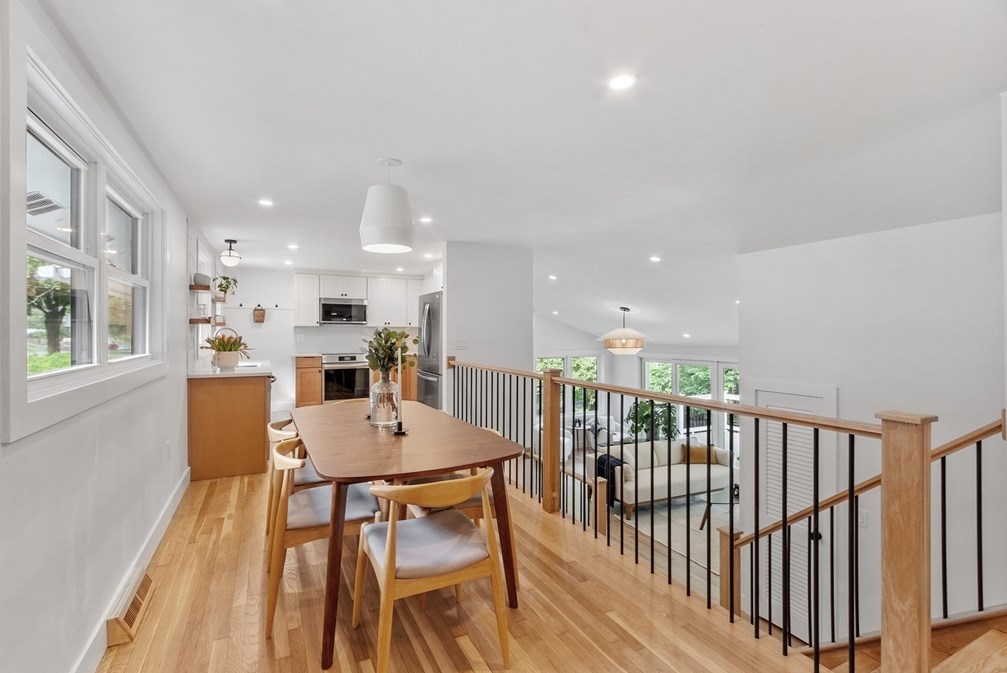 12 Seneca Dr, Hudson MA  01749-3126 exterior