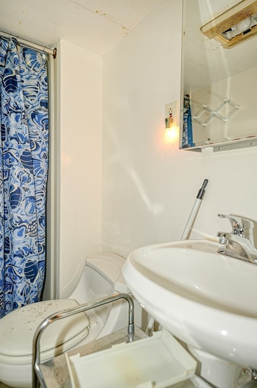 21 Fernglade Rd, Burlington MA 01803-2431 exterior