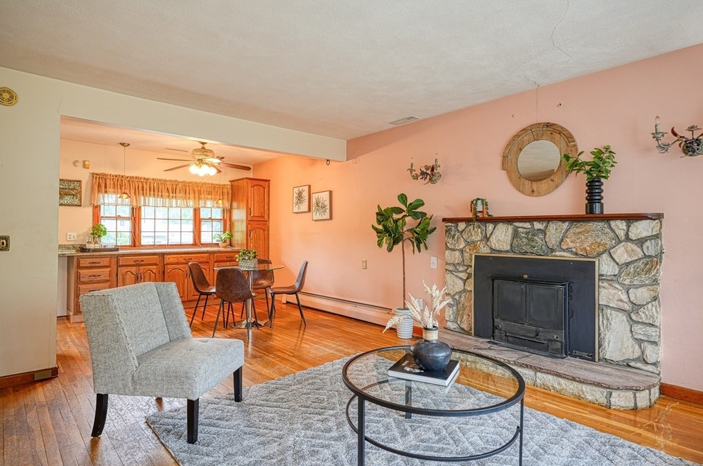 21 Fernglade Rd, Burlington MA 01803-2431 exterior