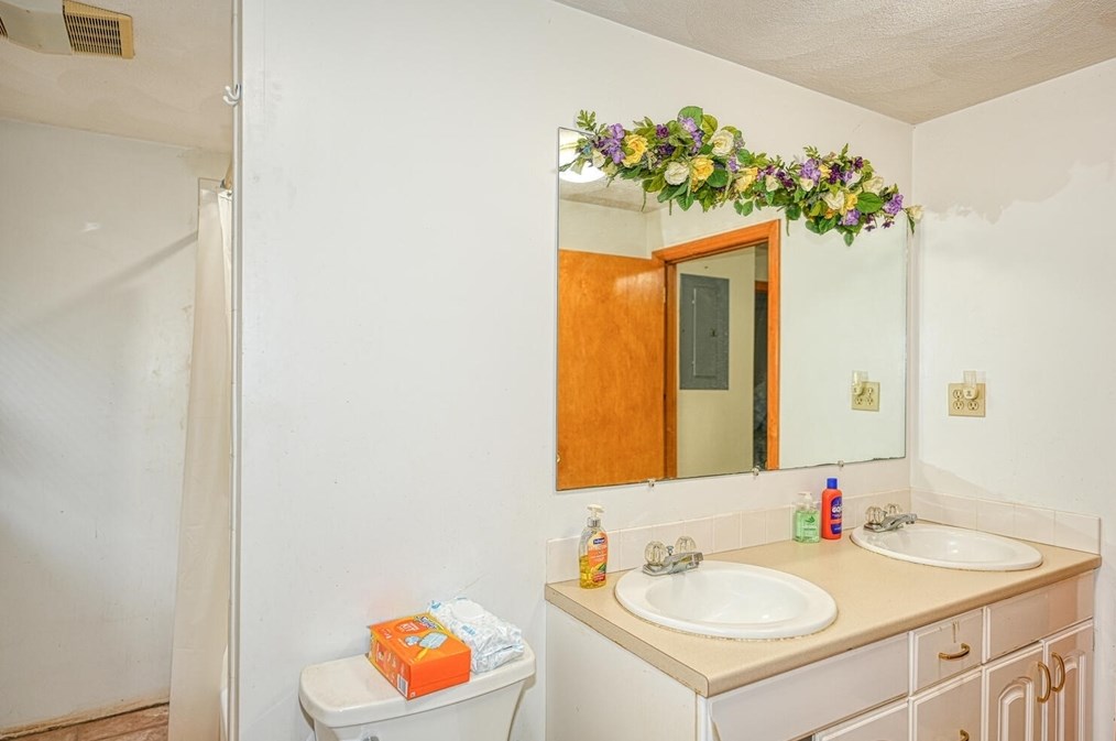 24 Stewart Ter, Belmont MA 02478-3956 exterior