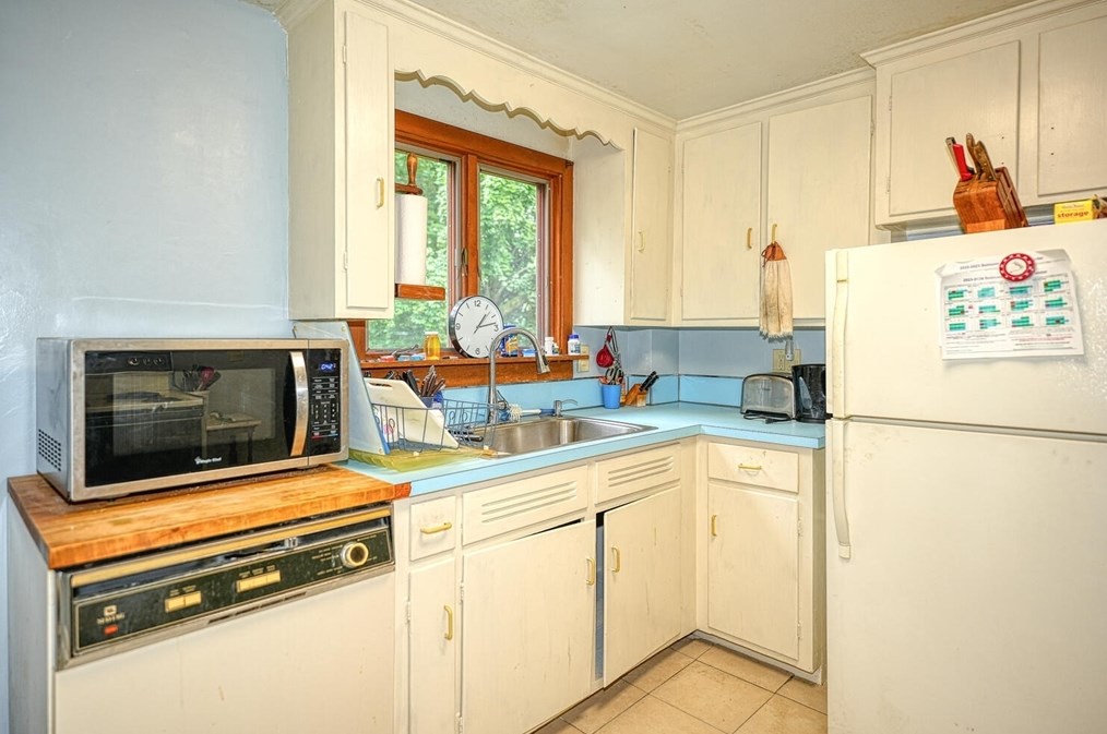 24 Stewart Ter, Belmont MA 02478-3956 exterior