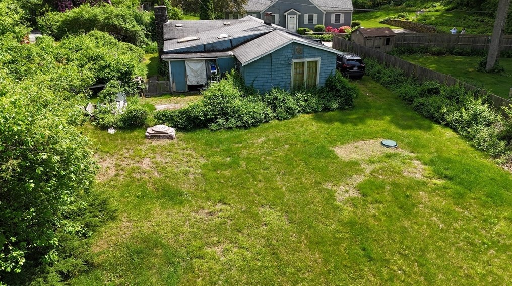 28 Woodland Rd, Wayland MA  01778-3432 exterior