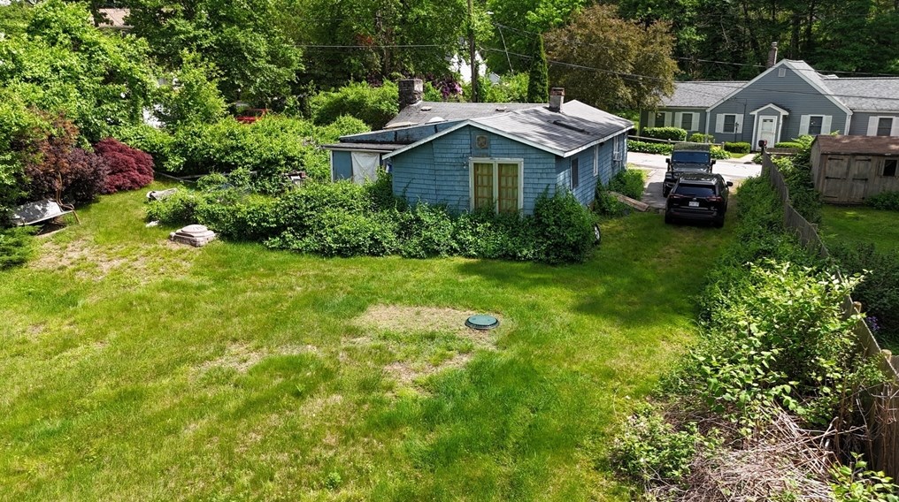 28 Woodland Rd, Wayland MA  01778-3432 exterior