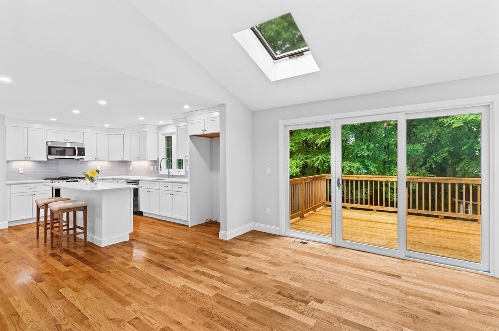 21 Babicz Rd, Tewksbury MA 01876-2501 exterior