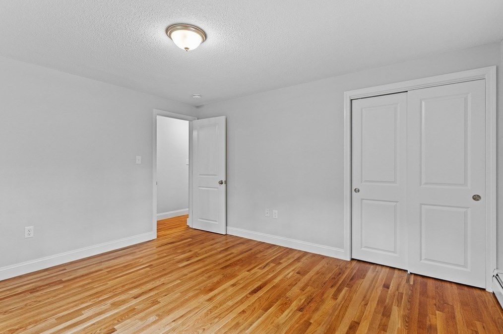 21 Babicz Rd, Tewksbury MA 01876-2501 exterior