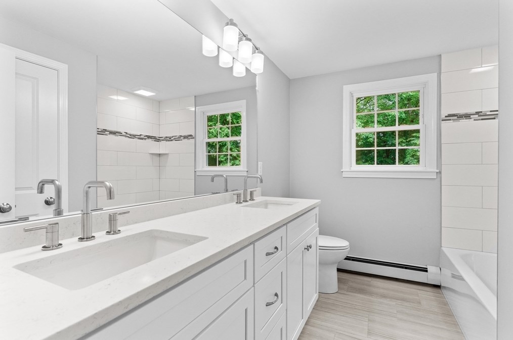 21 Babicz Rd, Tewksbury MA 01876-2501 exterior