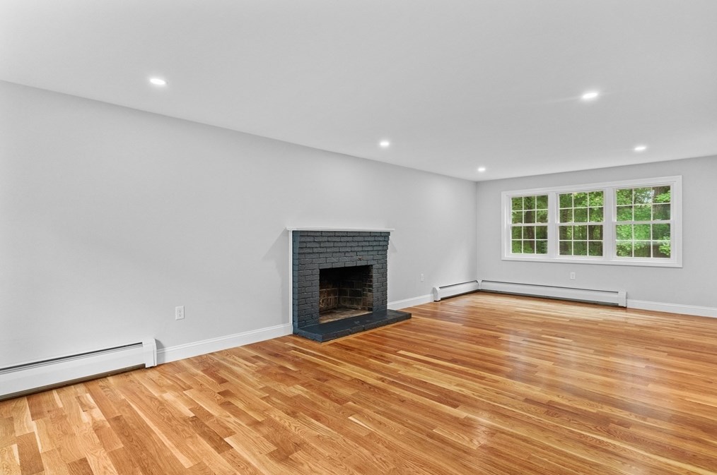 21 Babicz Rd, Tewksbury MA 01876-2501 exterior