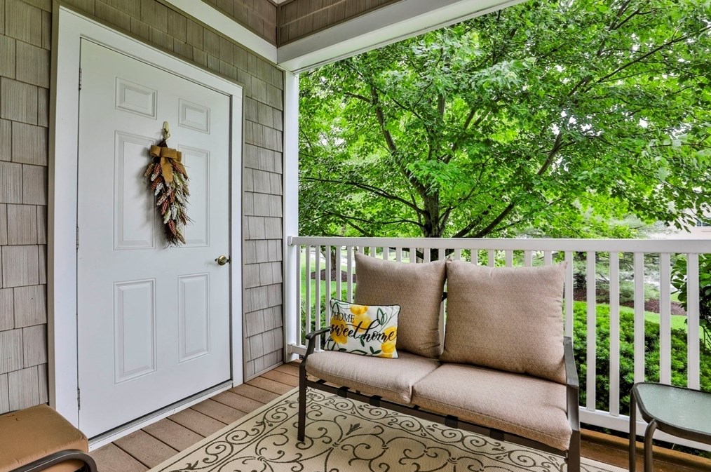 1124 Emerald Ct, Tewksbury MA 01876-5223 exterior