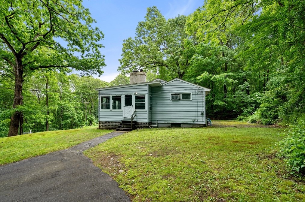 110 Leland Hl Rd, Sutton MA 01590-2913 exterior