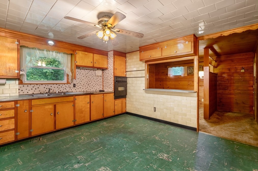 110 Leland Hl Rd, Sutton MA 01590-2913 exterior