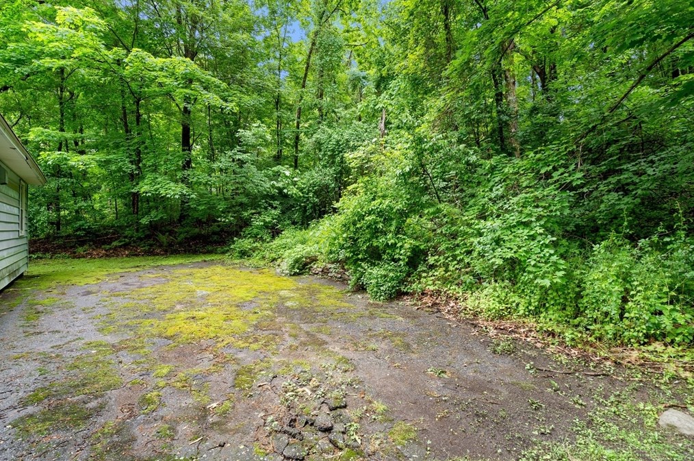 110 Leland Hl Rd, Sutton MA 01590-2913 exterior