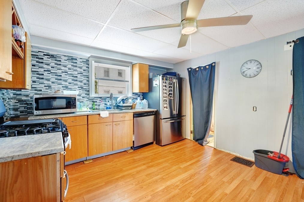 150 Fair St, New Bedford MA 02740-3153 exterior