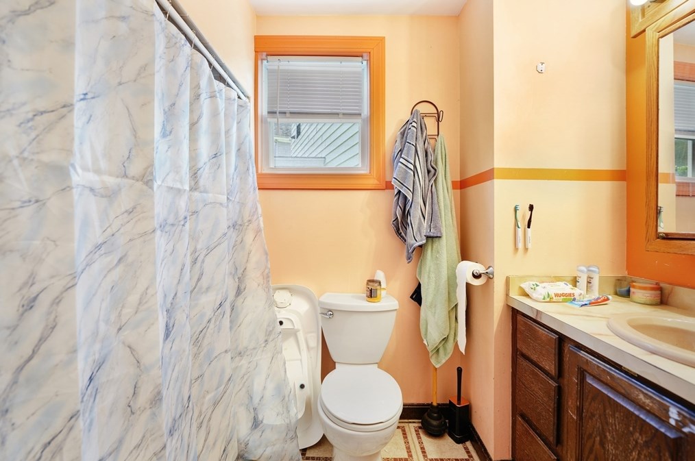 150 Fair St, New Bedford MA 02740-3153 exterior